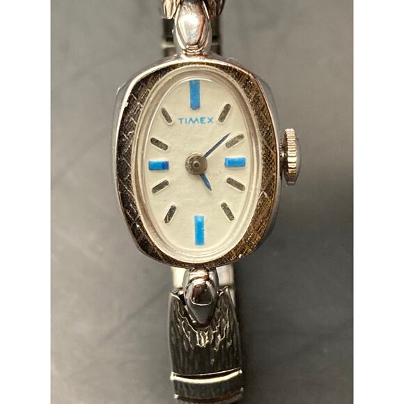 Vintage Timex Womens Mechanical Wind Up Watch Expandable Band Working - Picture 1 of 7